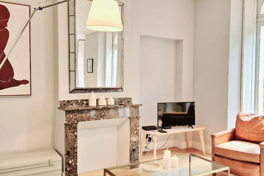 Charmant Appartement T3 Plein Centre Bagnères-de-Luchon Apartman